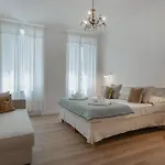 Foscolo46 - Elegante E Luminoso - Naonbnb شقة *