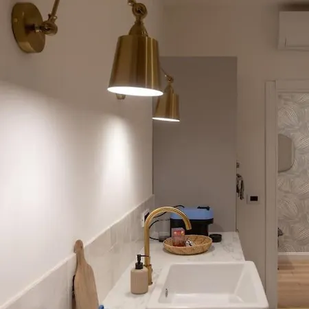 Foscolo46 - Elegante E Luminoso - Naonbnb Appartamento
