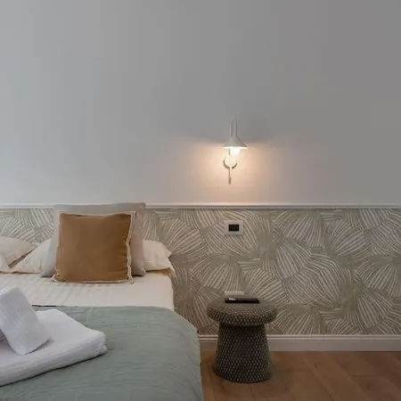 Foscolo46 - Elegante E Luminoso - Naonbnb