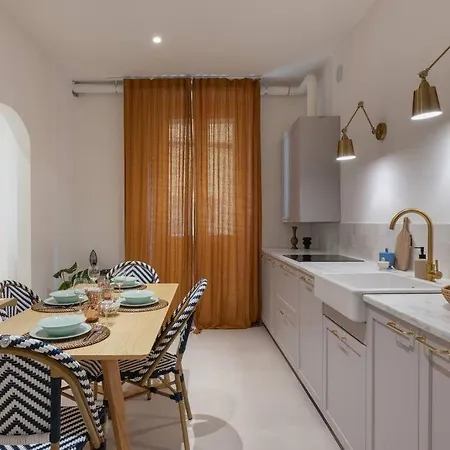 Foscolo46 - Elegante E Luminoso - Naonbnb * Trieste