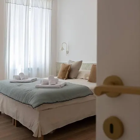 Foscolo46 - Elegante E Luminoso - Naonbnb Trieste