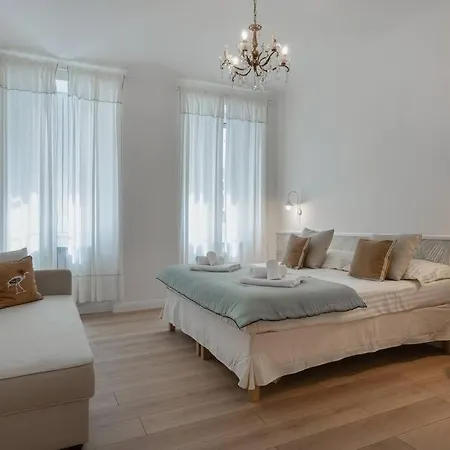 Foscolo46 - Elegante E Luminoso - Naonbnb Appartamento *