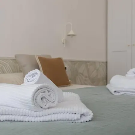 Foscolo46 - Elegante E Luminoso - Naonbnb 아파트