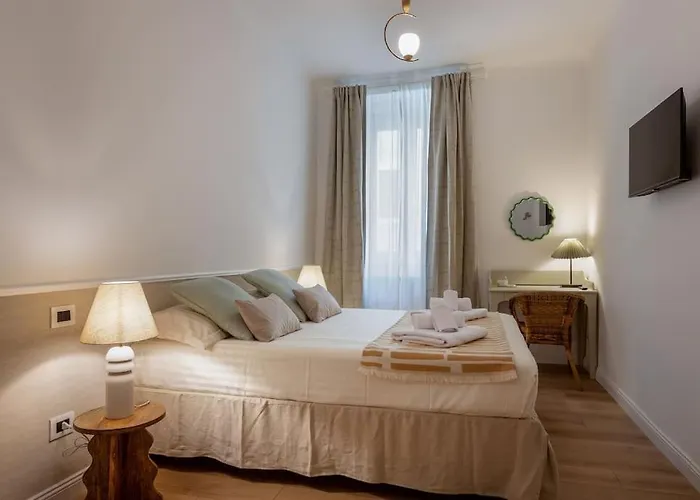 Foscolo46 - Elegante E Luminoso - Naonbnb