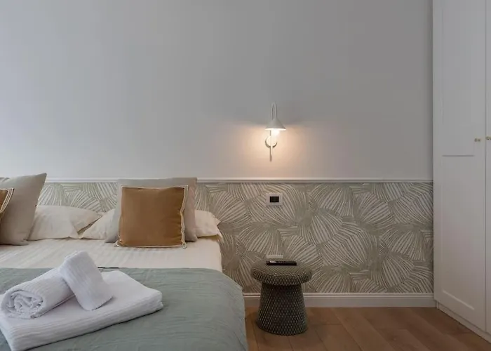 Foscolo46 - Elegante E Luminoso - Naonbnb