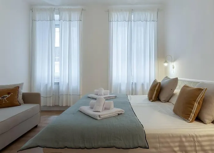 Appartement Foscolo46 - Elegante E Luminoso - Naonbnb Trieste