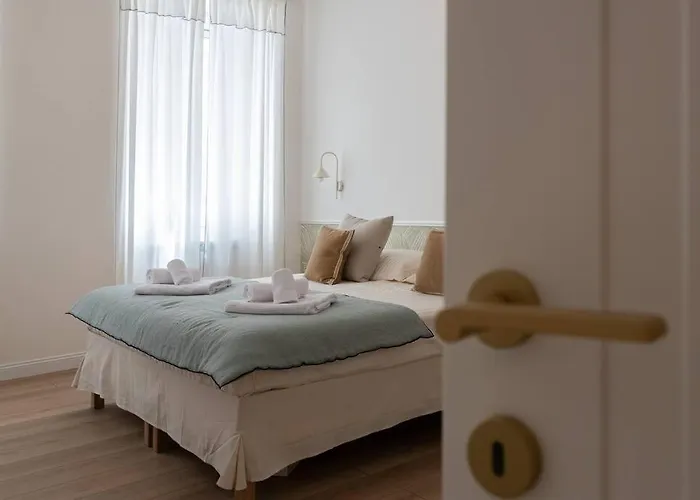 Foscolo46 - Elegante E Luminoso - Naonbnb Trieste