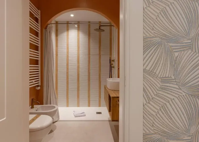 Foscolo46 - Elegante E Luminoso - Naonbnb Trieste